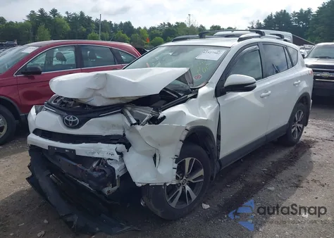 2017 Toyota Rav4 Xle z USA, uszkodzony, nr VIN JTMRFREV7HD199244